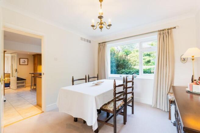 4 bed Detached for sale Image 7