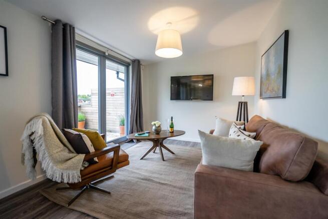 2 bed Apartment to rent Image 5