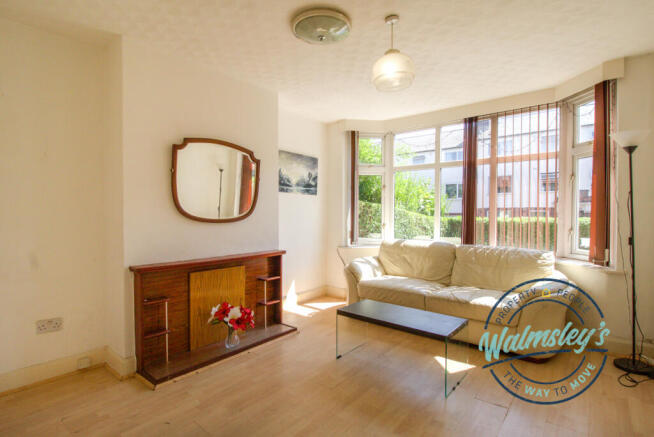 Sitting room with bay