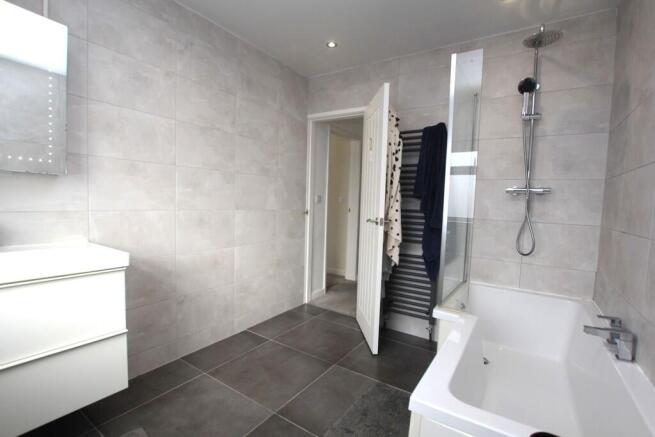 main bathroom 2