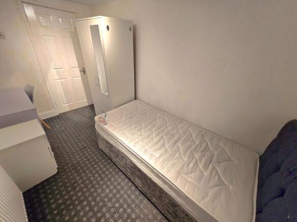 1 bed House Share to rent Image 4