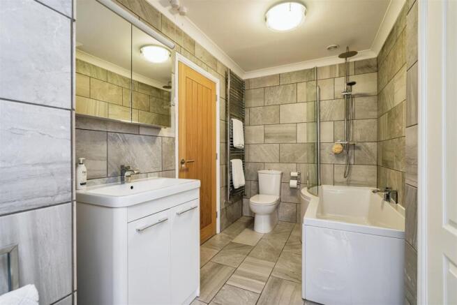 Ensuite to Master