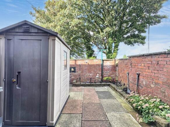2 bed Terraced for sale Image 12