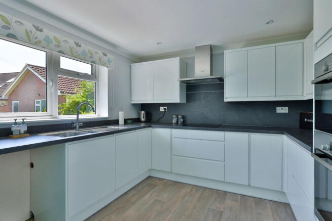 3 bed Detached Bungalow for sale Image 4