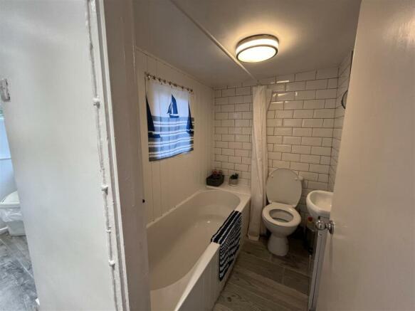 Bathroom.jpg