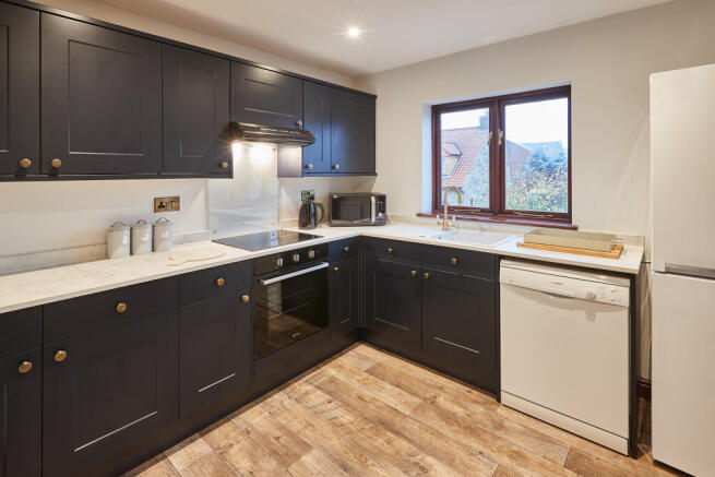 3 bed Terraced for sale Image 9