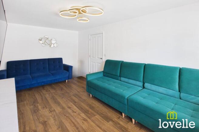 4 bed Detached for sale Image 10