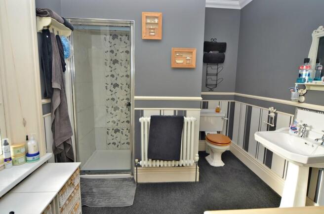 Master Bedroom En...