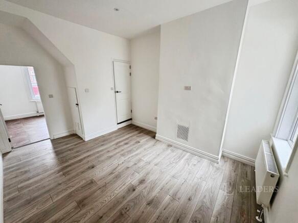 3 bed House to rent Image 2