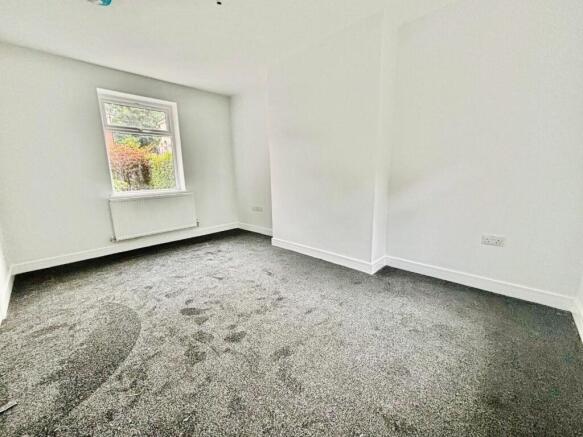 2 bed Semi-Detached to rent Image 4