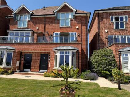 Gunton Cliff, Lowestoft, NR32