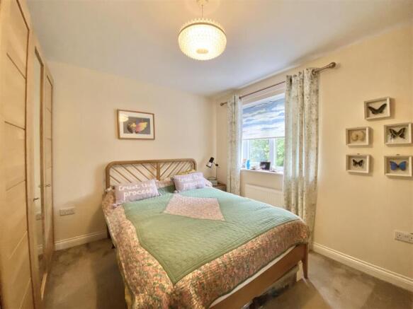 3 bed Semi-Detached for sale Image 8