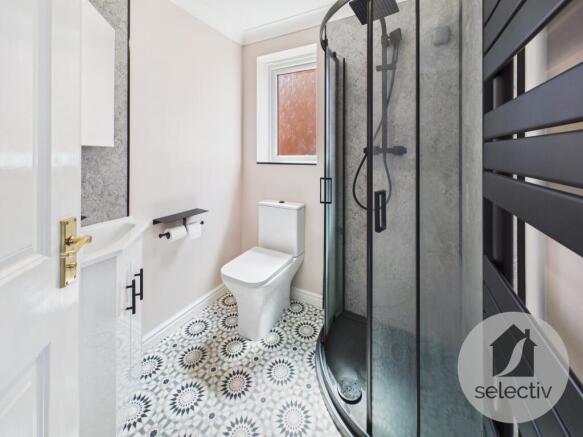 4 bed Detached for sale Image 10