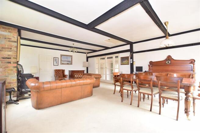Lounge/Dining Room