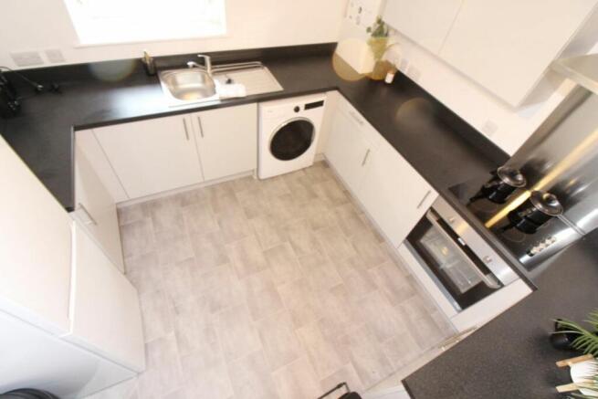 4 bed House Share to rent Image 5