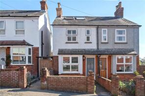 20, Adams Park Road, Farnham GU9 9QG