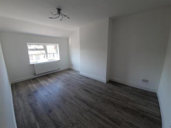 Albany Road, Earlsdon - Lounge.jpg