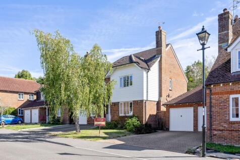 Cricketers Close, Ashington, RH20