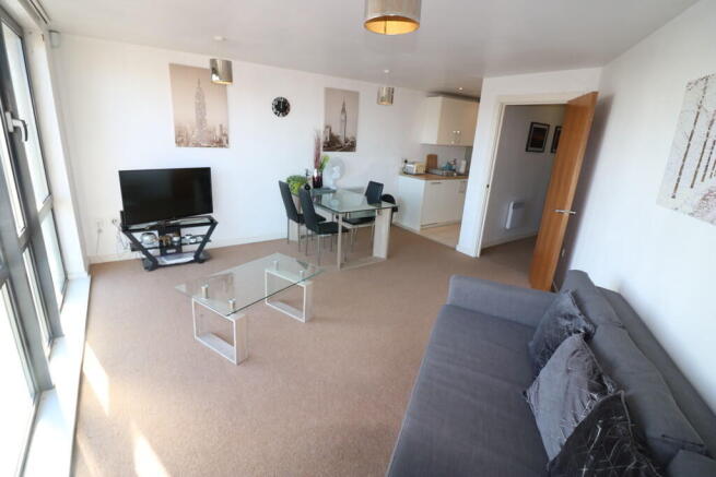 1 bed Apartment to rent Image 4