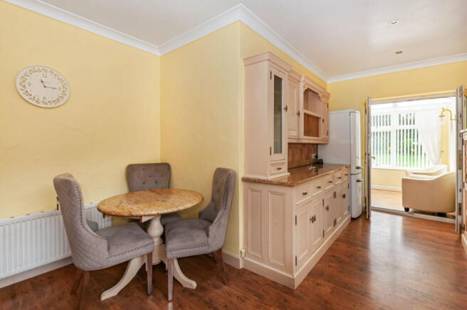 4 bed Detached Bungalow for sale Image 9