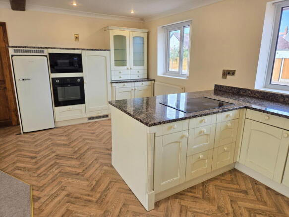 Lindum Grove, Chapel St. Leonards, Skegness, PE24 5TF photo 4