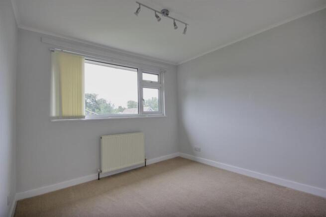 4 bed Detached for sale Image 8