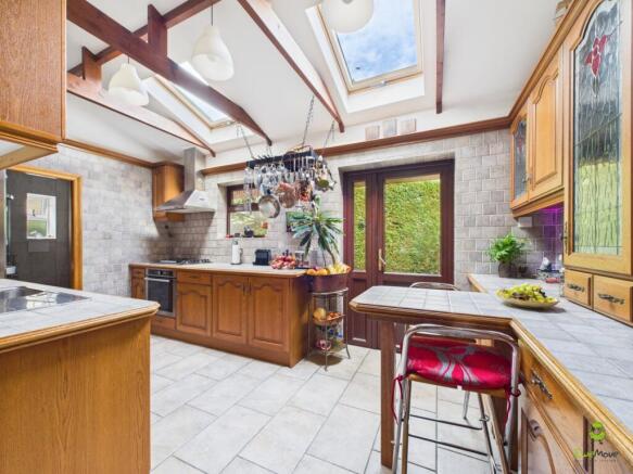 CAM03779G0-PR0310-STILL017