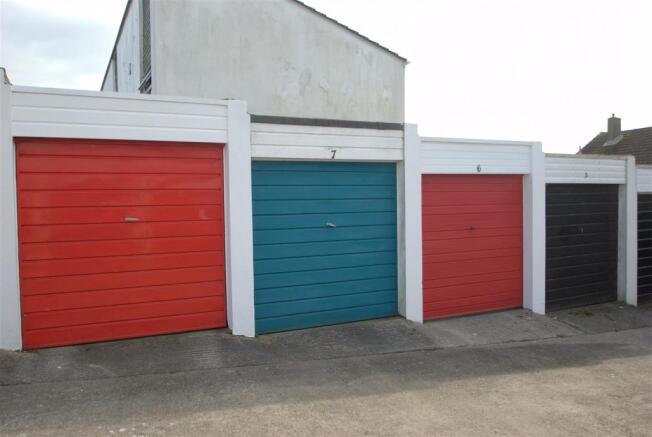 Garage.NEF.jpg