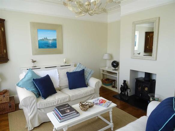 SITTING ROOM: