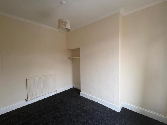2 bed House to rent Image 10