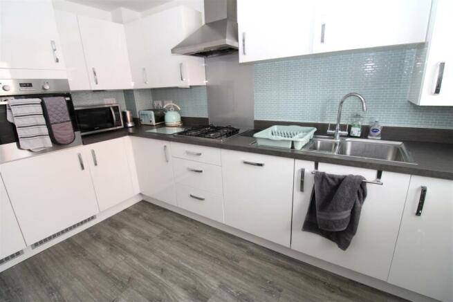 kitchen 2.JPG