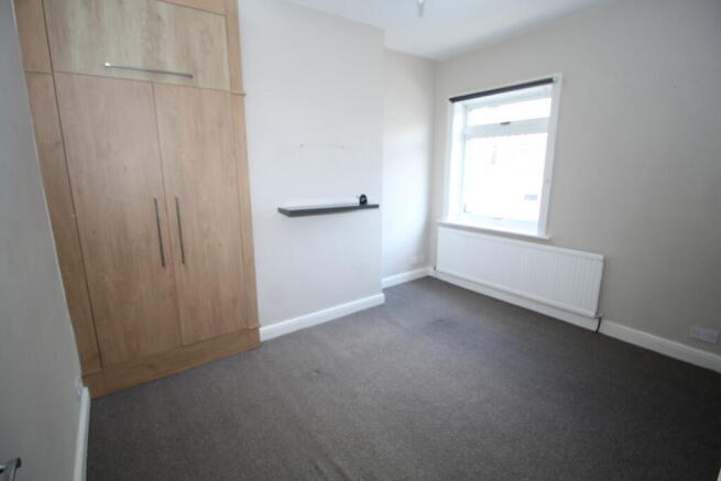 2 bed Terraced to rent Image 5