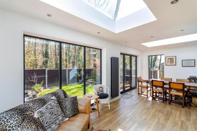 4 bed Detached for sale Image 6