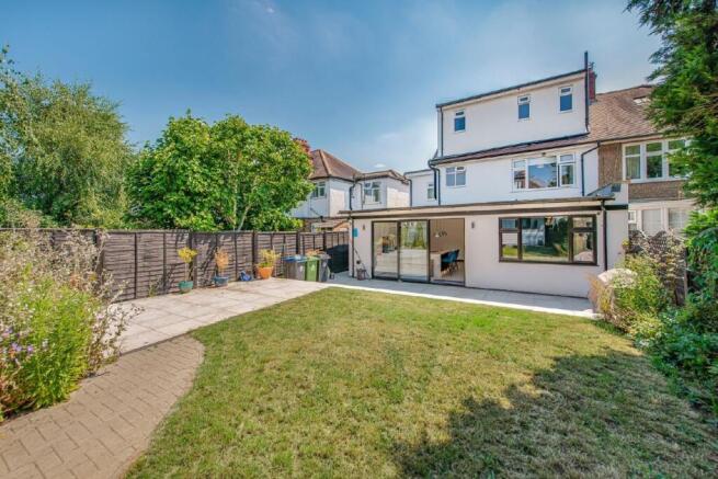 Chiltern Drive, Surbiton, Surrey, KT5 photo 4