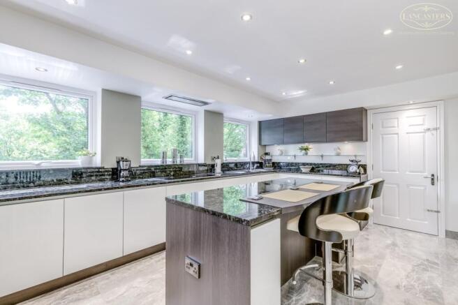 Kitchen/Breakfast Room