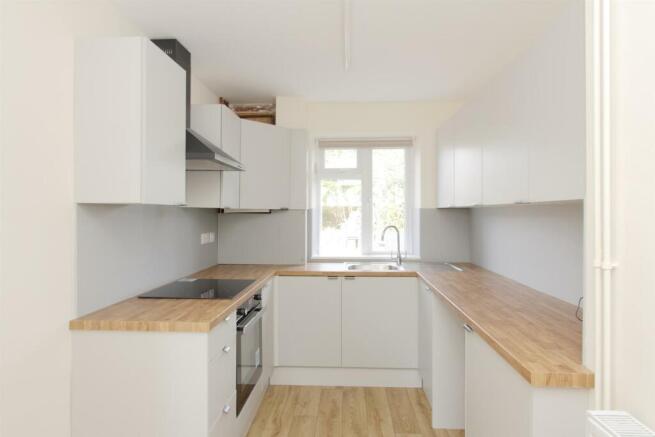 8 kent road ph5.JPG