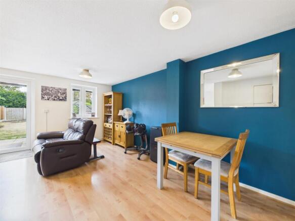 Lounge/Dining Room