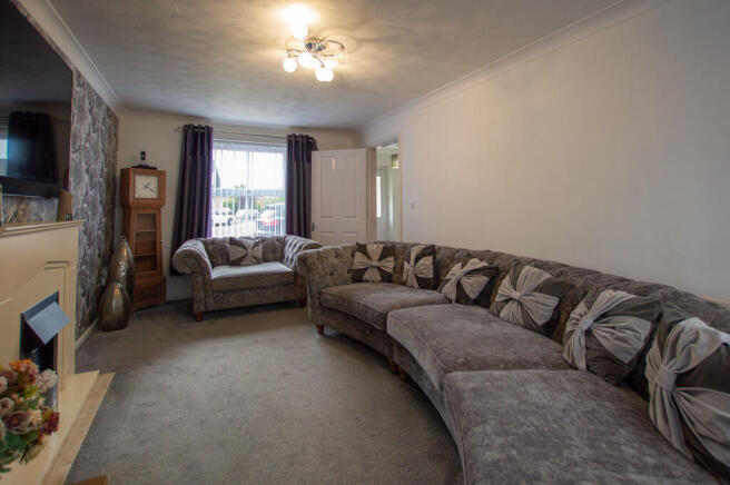 4 bed Detached for sale Image 6