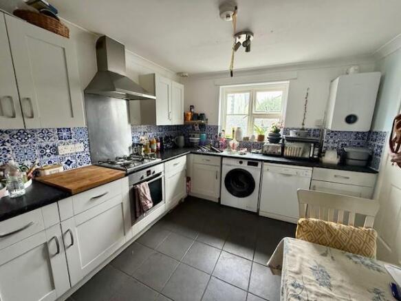 Kitchen3.jpg