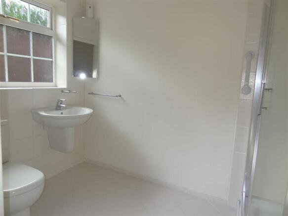 ENSUITE SHOWER ROOM