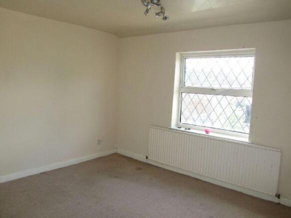 FRONT BEDROOM