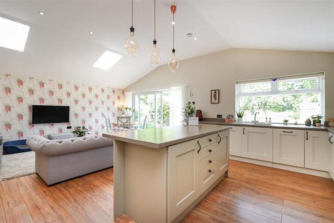 Kitchen Diner2.jpg