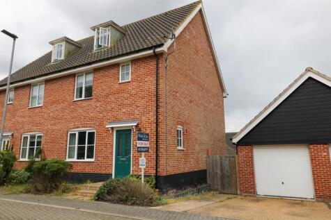 Yew Close, Saxmundham
