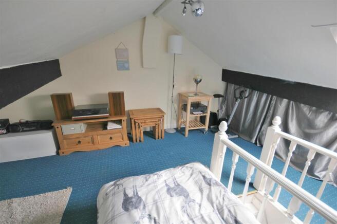 Attic room / Study / Occasional bedroom