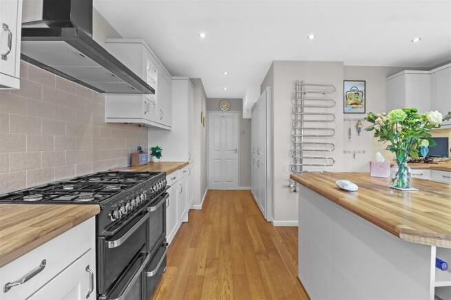 Kitchen breakfast room