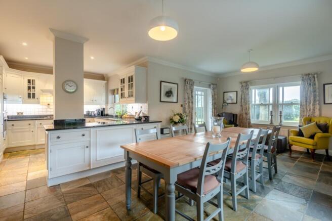 Kitchen/Dining