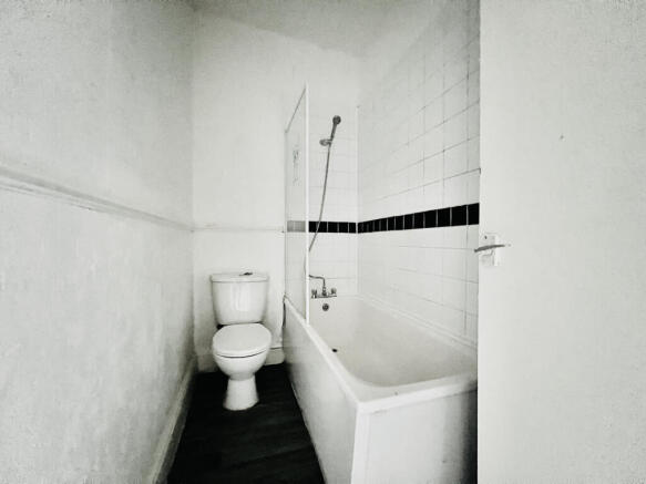 3 bed Block of Apartments for sale Image 6