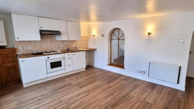 Kitchen (2).jpg