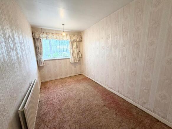 4 bed Semi-Detached for sale Image 11