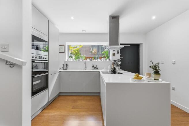 3 bed Terraced for sale Image 6